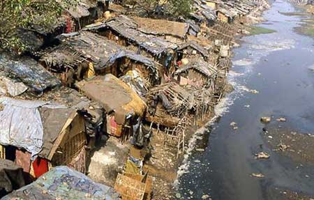 Calcutta Slums (http://www.foundersacademy.org/Gallery_Sheryl_India/slums/Calcutta-slums.jpg)
