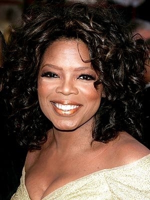 Oprah Curretly (http://img.dailymail.co.uk/i/pix/2007/10_04/OprahWinfreyEPA_468x622.jpg)