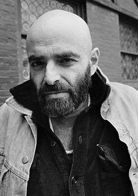 A picture of Shel Silverstein (http://2.bp.blogspot.com/_92JtaVmZtZ8/SZHmIVT9uoI/AAAAAAAABX4/xo82NNYCdlc/s400/shel_silverstein.jpg)