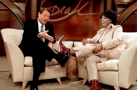 Oprah on her world famous talk show  (http://www.thejakartaglobe.com/media/images/large/20091120093221485.jpg)