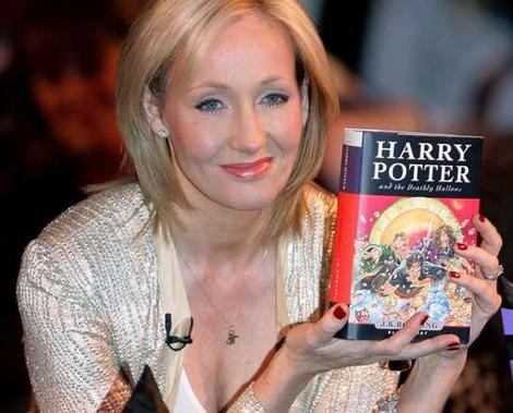 Rowling holding one of her novels (http://zalinaalvi.files.wordpress.com/2010/01/jk-rowling-harry-potter-deathly-hollows-idea-girl-consulting-word-press.jpg)