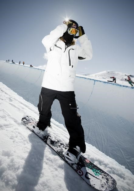 Shaun White snowboarding (http://www.shaunwhite.com)