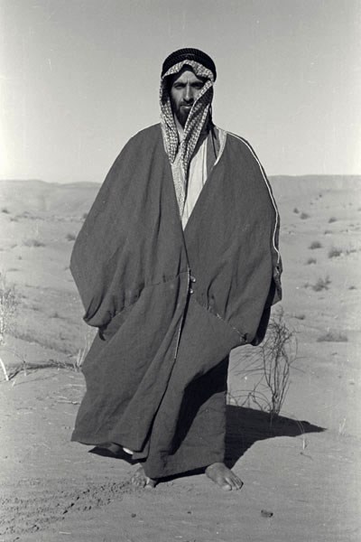 Zayed bin Sultan Al Nahyan, during Bedouin life c (http://en.wikipedia.org/wiki/File:Shiekh_Zayed.jpg)