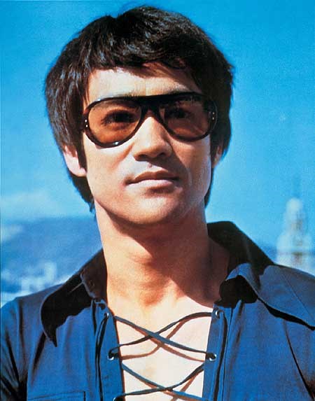 My hero Bruce Lee on a movie set (http://www.wired.com/news/images/full/bruce_lee_101fin_f2.jpg)