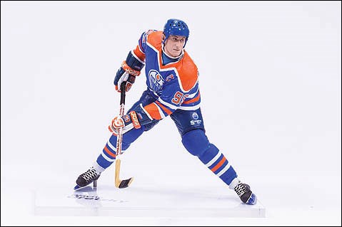 Gretzky handles the puck (Google images)