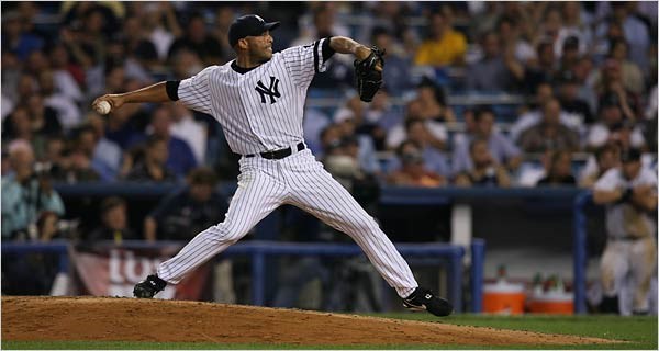 Mo pitching (http://www.panama-guide.com/mediagallery/media.php?f=1&s=20071011021530133)