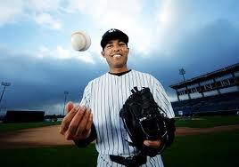Mo having fun on the field (http://www.nydailynews.com/sports/baseball/yankees/2009/10/03/2009-10-03_mo_classic.html)