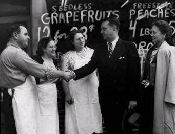 Eliot Ness meets the people during his mayoral ca ((Photo by James Thomas) )