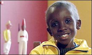 Nkosi Johnson : l'histoire inspirante de l'adolescent qui s'est battue contre le sida et a gagné la bataille-(vidéo)