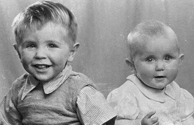Stephen as a little boy on the left (www.theblogofrecord.com)