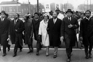 King and others boycotting (http://mlk.geneseo.edu/mlkmarching.jpg)