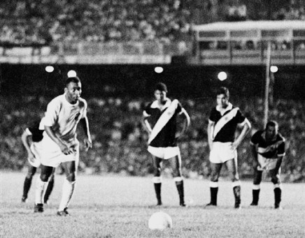  (http://www.seethecup.com/brazil/40-years-of-peles-goal-1000/)