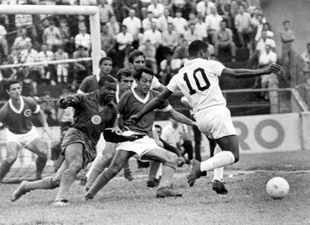 (http://braziliansoccer.webs.com/pele.htm)