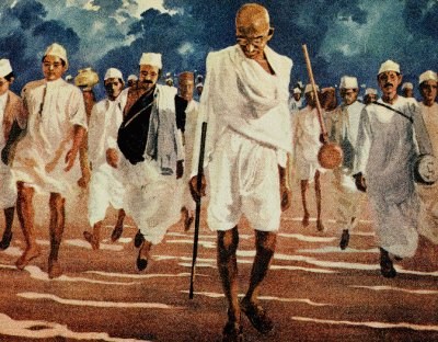 Gandhi leading march (http://www.kamat.com/mmgandhi/gandhi.htm)