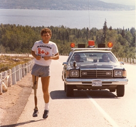  Terry Fox on his run through Canada in 1980. (http://magazine.fourseasons.com/articles/global/interest/news_offers/terry_fox_and_his_legacy/: Photography Ed Linkewich)