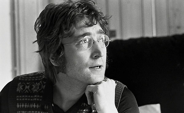 John Lennon to appear on new £5 coin (http://myhero.com/myhero/go/create/graphics/upload_image.asp)