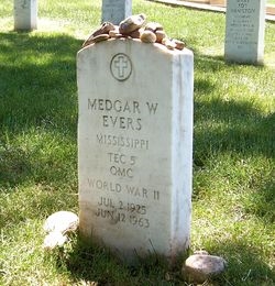 Evers-a bittersweet future (Wikipedia.com (Wikipedia/Medgar-Evers))