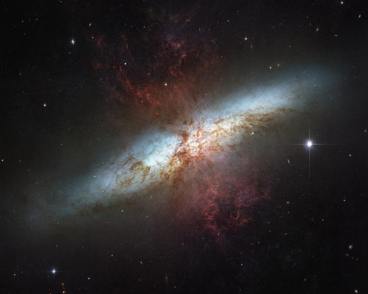 Picture of Starburst Galaxy M82