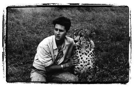 Dan Eldon in Africa with a cheetah (https://www.google.com/url?sa=i&rct=j&q=&esrc=s&so ())