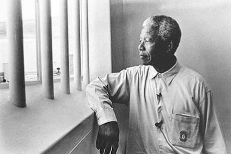 Nelson Mandela in prison. (In the net (perspective monde))