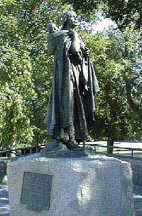 Sacagawea Statue (Bismarck, ND) (http://www.pbs.org/lewisandclark/inside/saca.html )