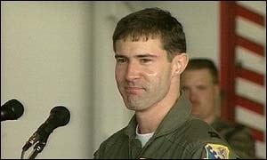 Scott speaking in public after he was rescued<br>(http://news.bbc.co.uk/media/images/38207000/jpg/<br>_38207525_enemy_scott300.jpg)