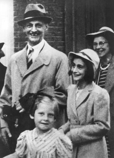 Anne Frank and family. (http://history.grand-forks.k12.nd.us/ndhistory/LessonImages/Sources/Pictures)