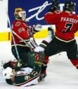 Dion Phaneuf protecting Kipper (http://www.iltalehti.fi/osastot/jaakiekko/kiprujuttu_jk.jpg)