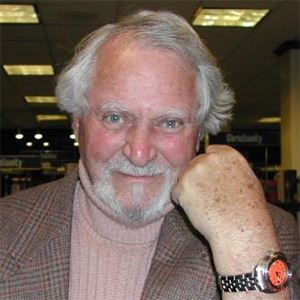 Clive Cussler (www.doxa300t.com)
