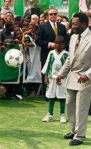 Pele kicking a ball around (Wikipedia)