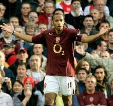 <a href=http://pub.tv2.no/multimedia/na/archive/00214/Thierry_Henry_214345c.jpg>Henry celebrating</a>
