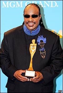<a href=http://newsimg.bbc.co.uk/media/images/40612000/jpg/_40612361_wonder_203ap.jpg> Stevie Wonder</a>