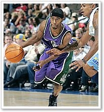 T.J. Ford On Milwaukee (http://www.endscore.com/blogimages/tj_ford.jpg)