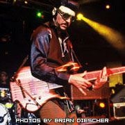 <a href=http://www.chartattack.com/pics/2006/08/04-claypool.jpg>Hippie Jam</a>