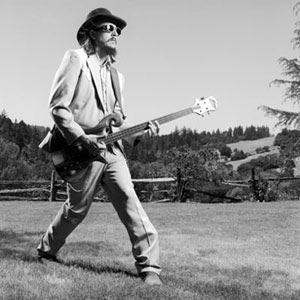 <a href=http://images.jambase.com/bands/lesclaypool/feature_cook/3.jpg>Les Claypool</a>