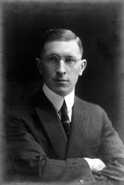 <a href=http://content.answers.com/main/content/wp/en/thumb/3/32/250px-Fredrick_banting.jpg>Frederick Banting</a href>