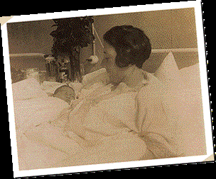 <a href=http://www.annefrankguide.net/en-GB/content/I%5B1%5D.1.1.jpg>Anne and her mother, Edith</a>