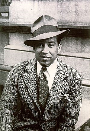<a href=http://asms.k12.ar.us/classes/humanities/amstud/97-98/harren/R914A.JPG>Langston Hughes</a>