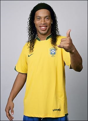 Ronaldinho Gaucho (www.ronaldinho-soccer.com)
