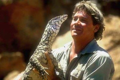 <a href=popdrivel.blogspot.com/2006_09_01_archive.html>Steve holding Austrlia's largest venomous parentie</a>
