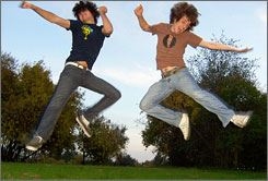 Ian Andrew Hecox and Anthony Padilla (http://i.usatoday.net/life/_photos/2007/04/19/smoshx.jpg)