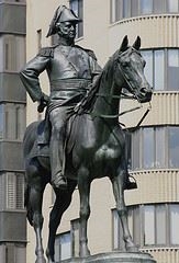 A statue of Winfield Scott <br>(http://www.flickr.com/photos/bootbearwdc/45726769/)