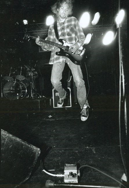 During a Show (http://www.starpulse.com/Music/Cobain,_Kurt/gallery/Kurt-Cobain-sp01/)