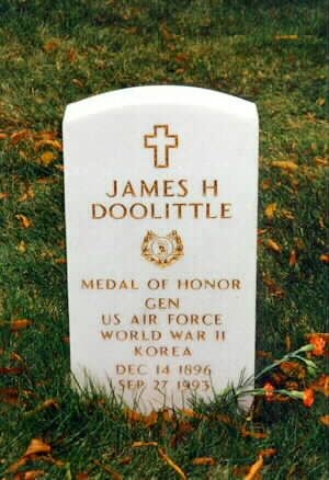 Doolittle' headstone (http://www.arlingtoncemetery.net/doolitt.jpg)