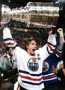 Wayne Gretzky winning stanley cup with Edmnton Oi