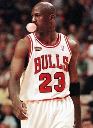  (http://classic17.files.wordpress.com/2008/11/michael-jordan.jpg)