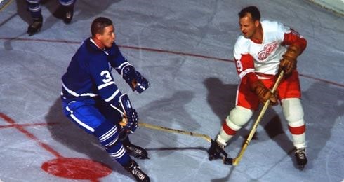 Gordie Howe (http://www.mrandmrshockey.com/)