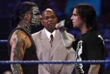 Jeff Hardy VS CM Punk (http://bleacherreport.com/articles/227372-the-wwe-and-their-misuse-of-the-swerve)