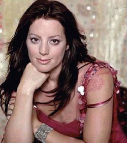  (http://www.chickjunk.com/wp-content/uploads/2006/10/sarah-mclachlan.jpg)