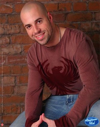 Chis sitting down smiling (http://www.gambling911.com/Chris-Daughtry-American-Idol.gif)